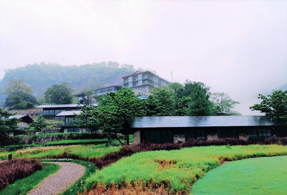 Taj Rishikesh Resort And Spa Dehradun Extérieur photo